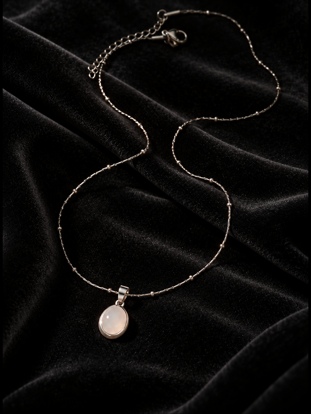 Luna Opaline Necklace