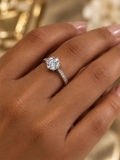 Julieta Moissanite Ring