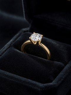 Aura Moissanite Ring